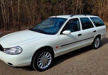 Ford Mondeo 2.360 km 9.990 &euro; Frankfurt Oder 15230