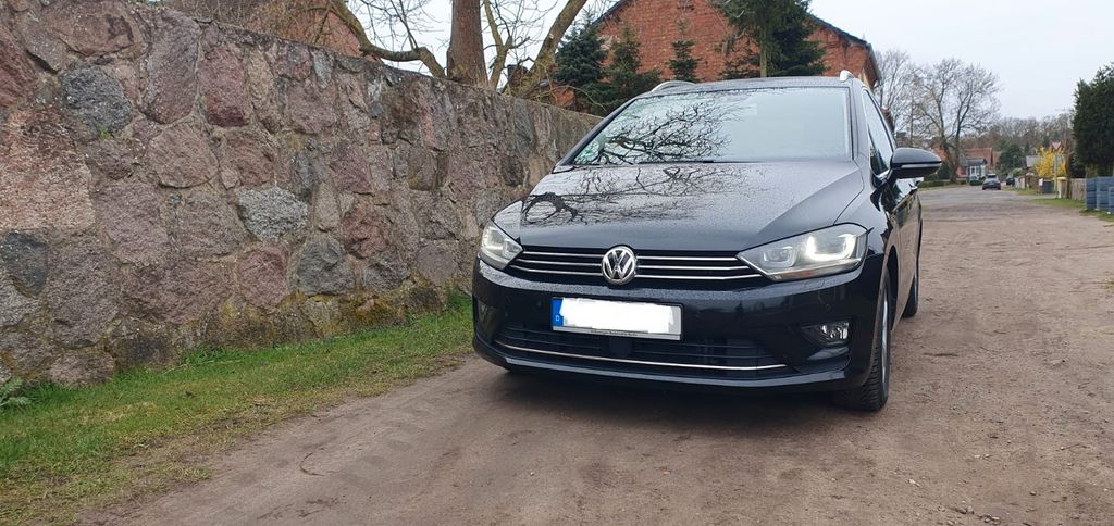 VW Golf Sportsvan 159.885 km 14.800 &euro; Frankfurt 15236