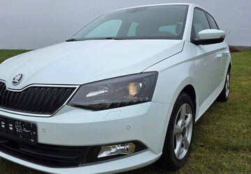 Skoda Fabia 74.500 km 9.900 &euro; Zeschdorf 15326