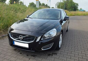 Volvo S60 121.890 km 7.700 &euro; Frankfurt 15234